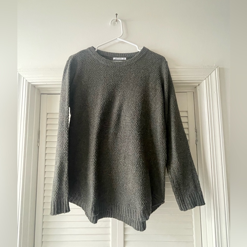 Pink Clover Gray Textured Crewneck Sweater - Cozy - Medium - Great Condition